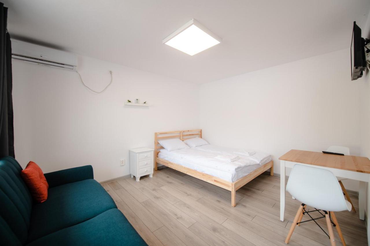 Pixel Guesthouse Tîrgu Secuiesc Extérieur photo