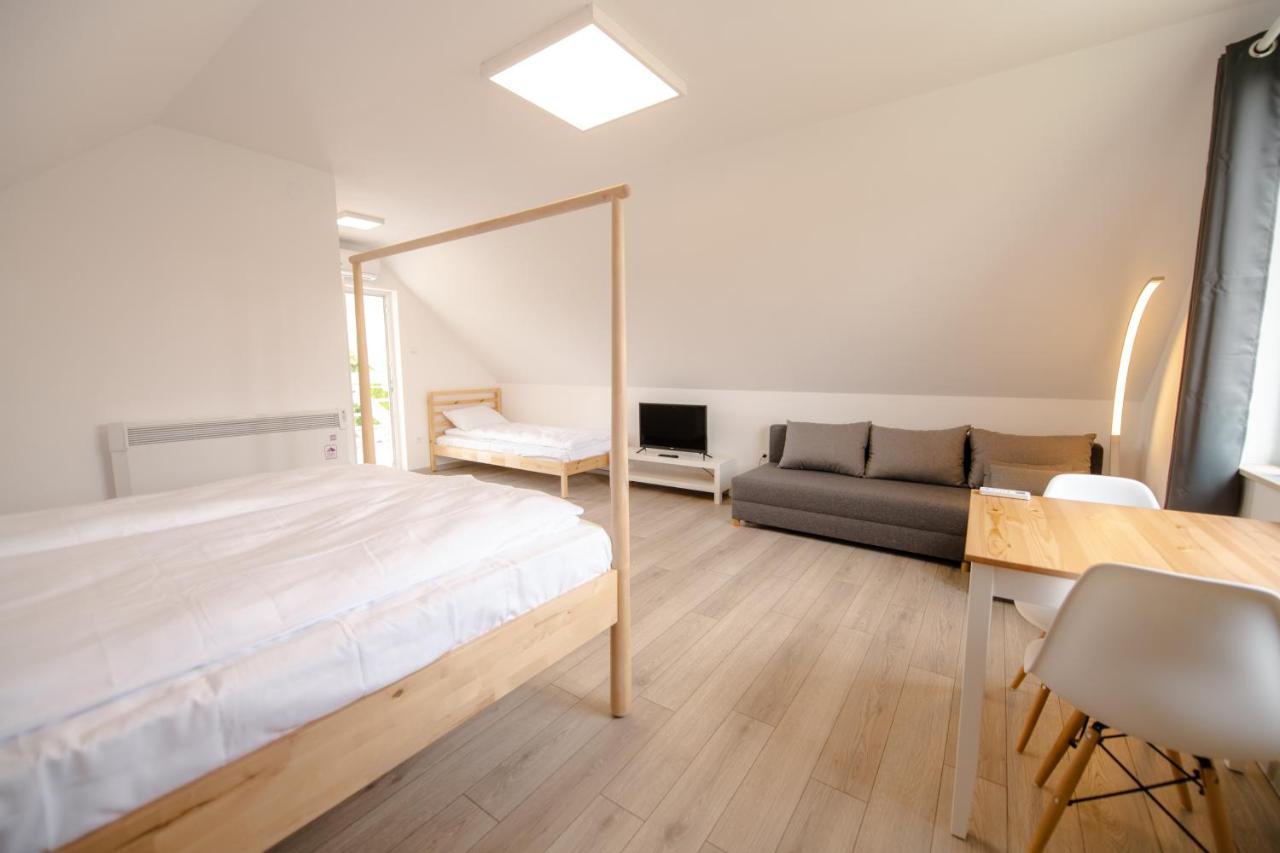 Pixel Guesthouse Tîrgu Secuiesc Extérieur photo