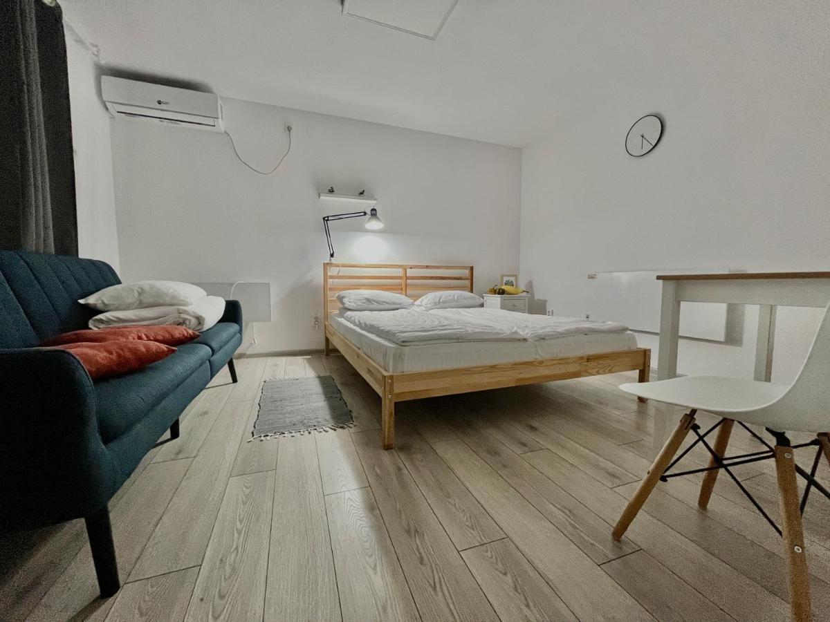 Pixel Guesthouse Tîrgu Secuiesc Extérieur photo