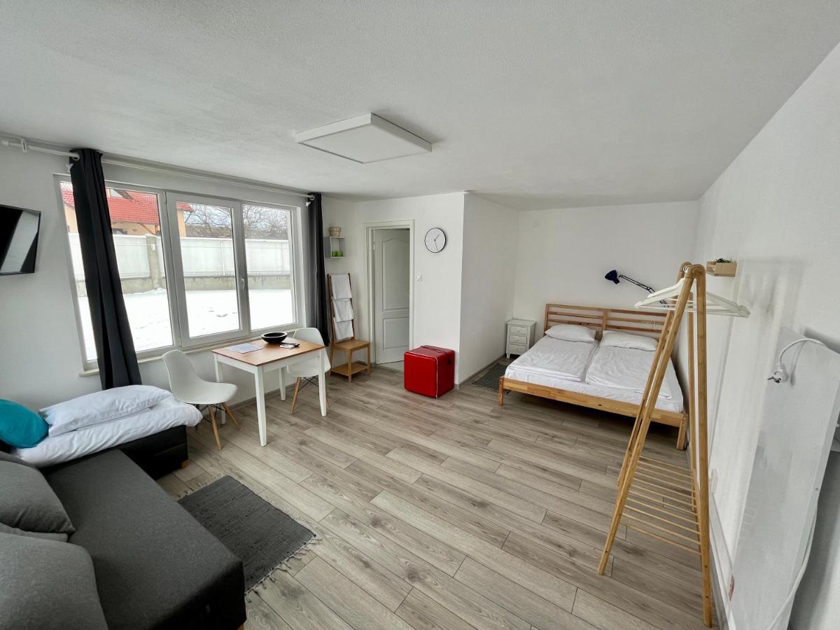 Pixel Guesthouse Tîrgu Secuiesc Extérieur photo